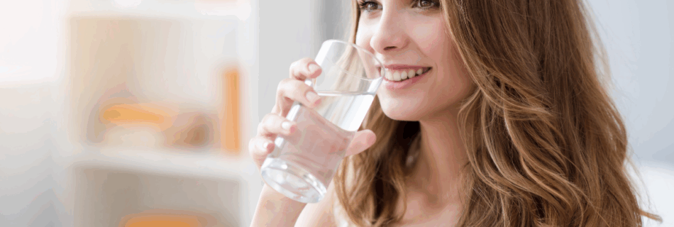 bere acqua